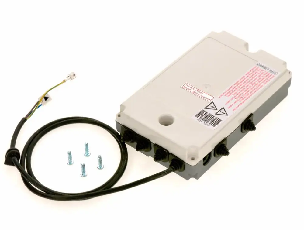 BOSCH Pumpenanschlussmodul in rechteckiger Form mit mehreren Anschlüssen und Kabel, umgeben von Schrauben auf einem weißen Hintergrund.